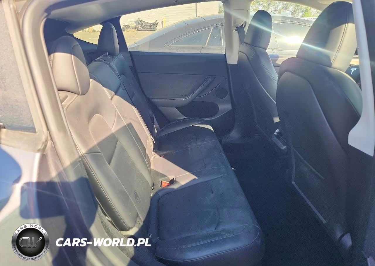 2023 Tesla Model Y VIN:7SAYGDEE1PF907705 - 10