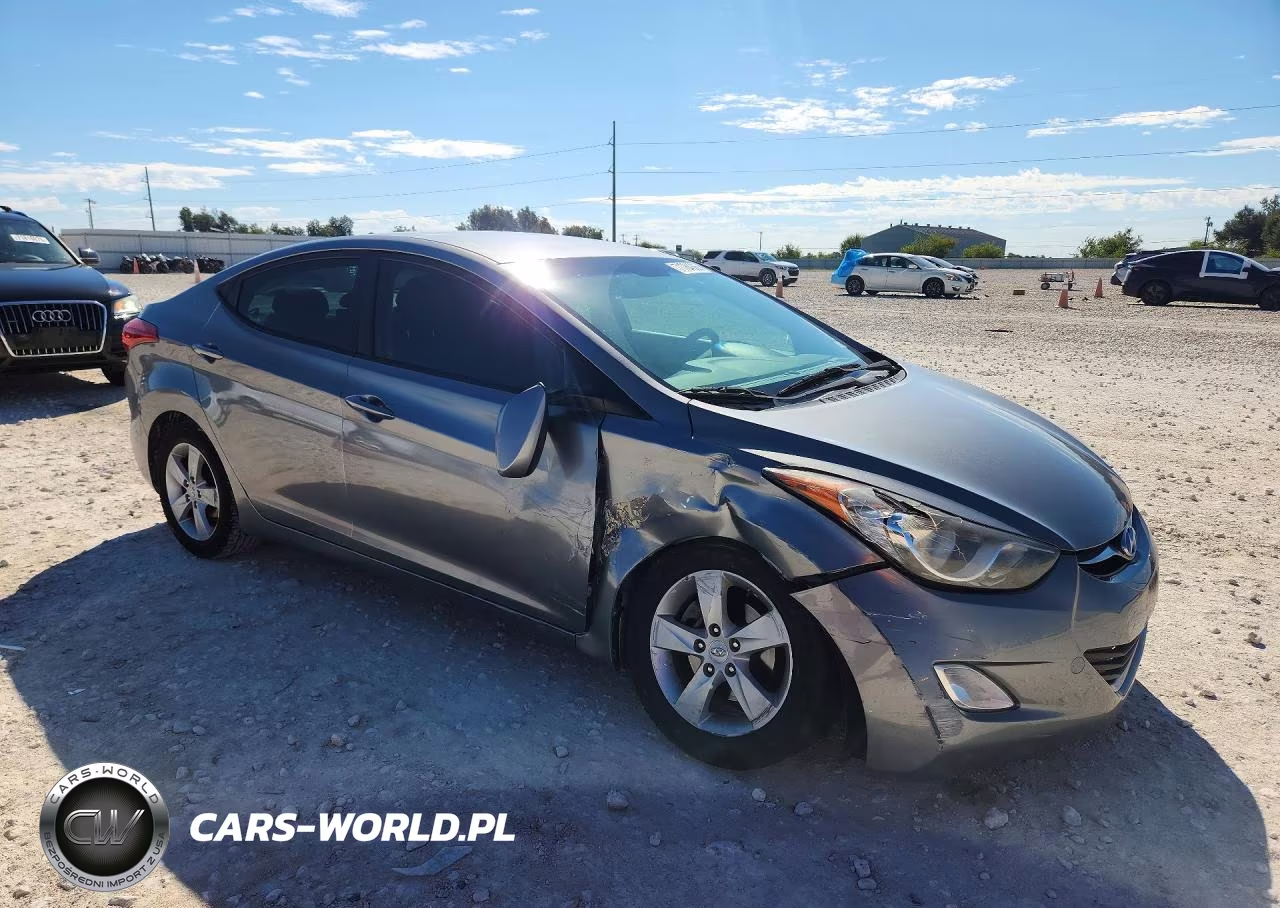 2012 Hyundai Elantra Gls VIN:KMHDH4AE8CU370956 - 4