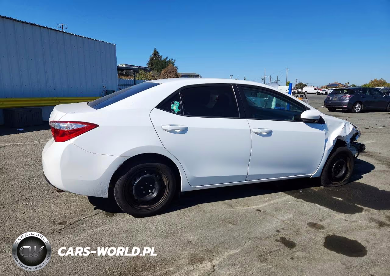 2016 Toyota Corolla Le VIN:5YFBURHE0GP467422 - 3