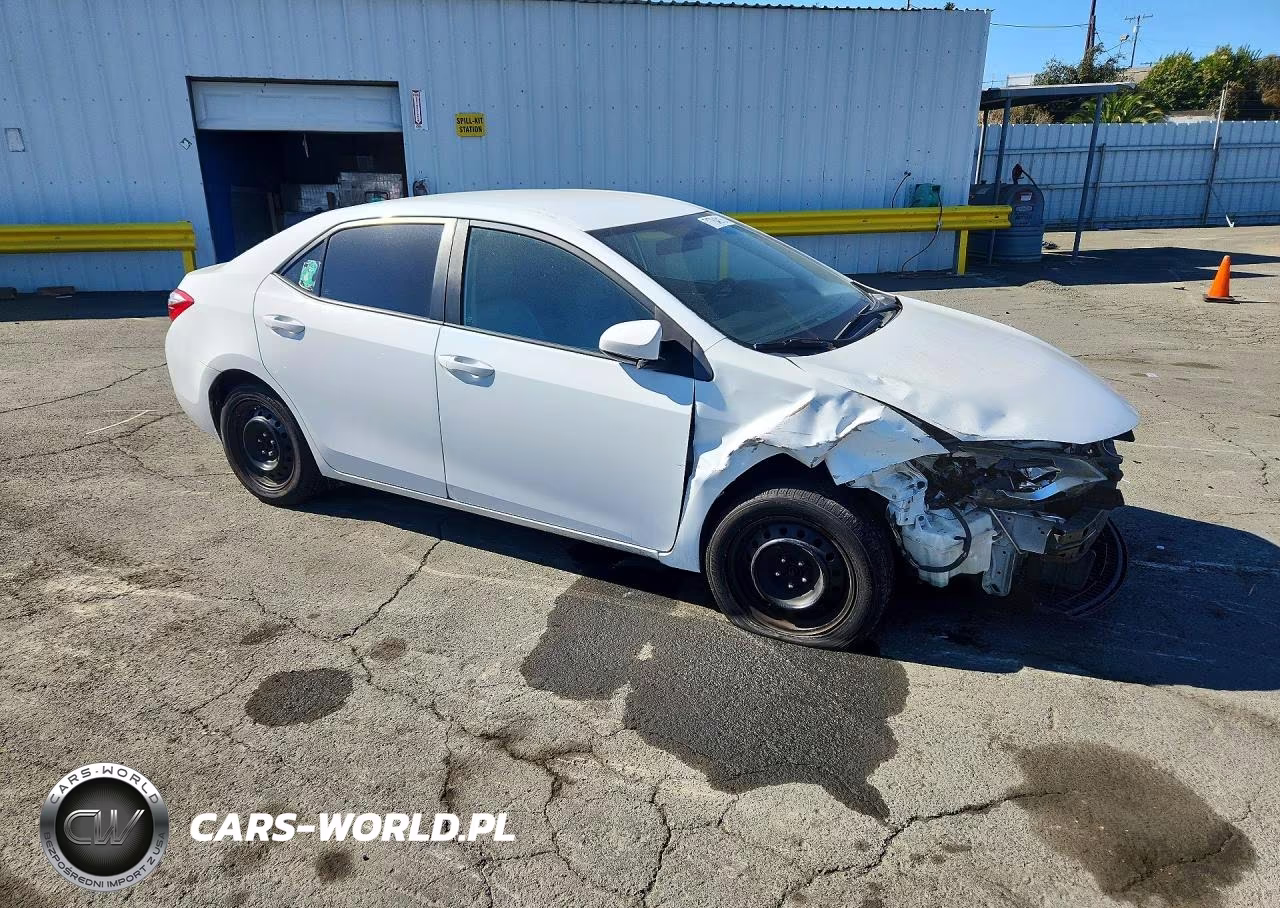 2016 Toyota Corolla Le VIN:5YFBURHE0GP467422 - 4