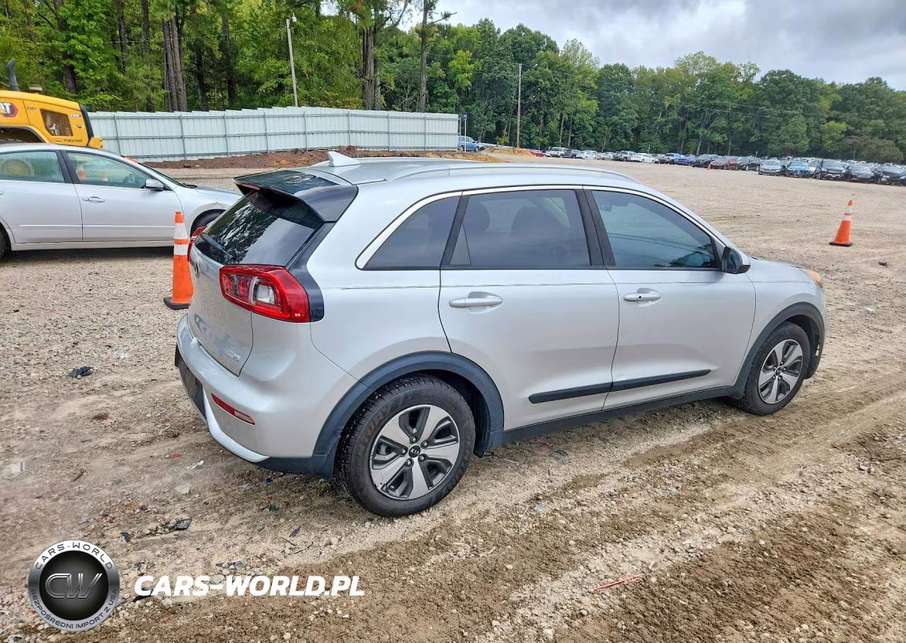 2017 Kia Niro Lx VIN:KNDCB3LCXH5074698 - 3