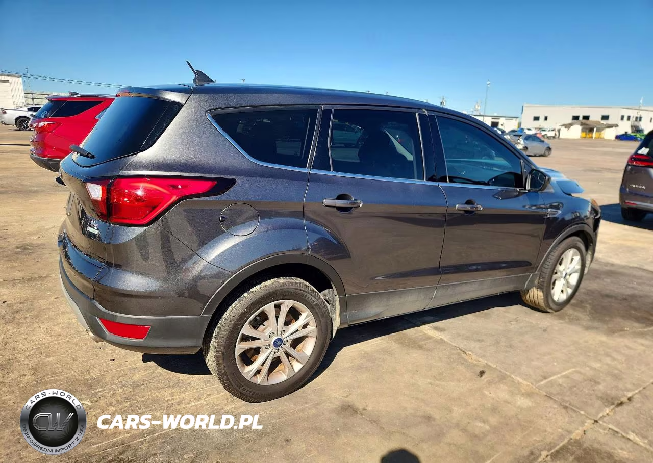 2019 Ford Escape Se VIN:1FMCU0GD6KUA44179 - 3