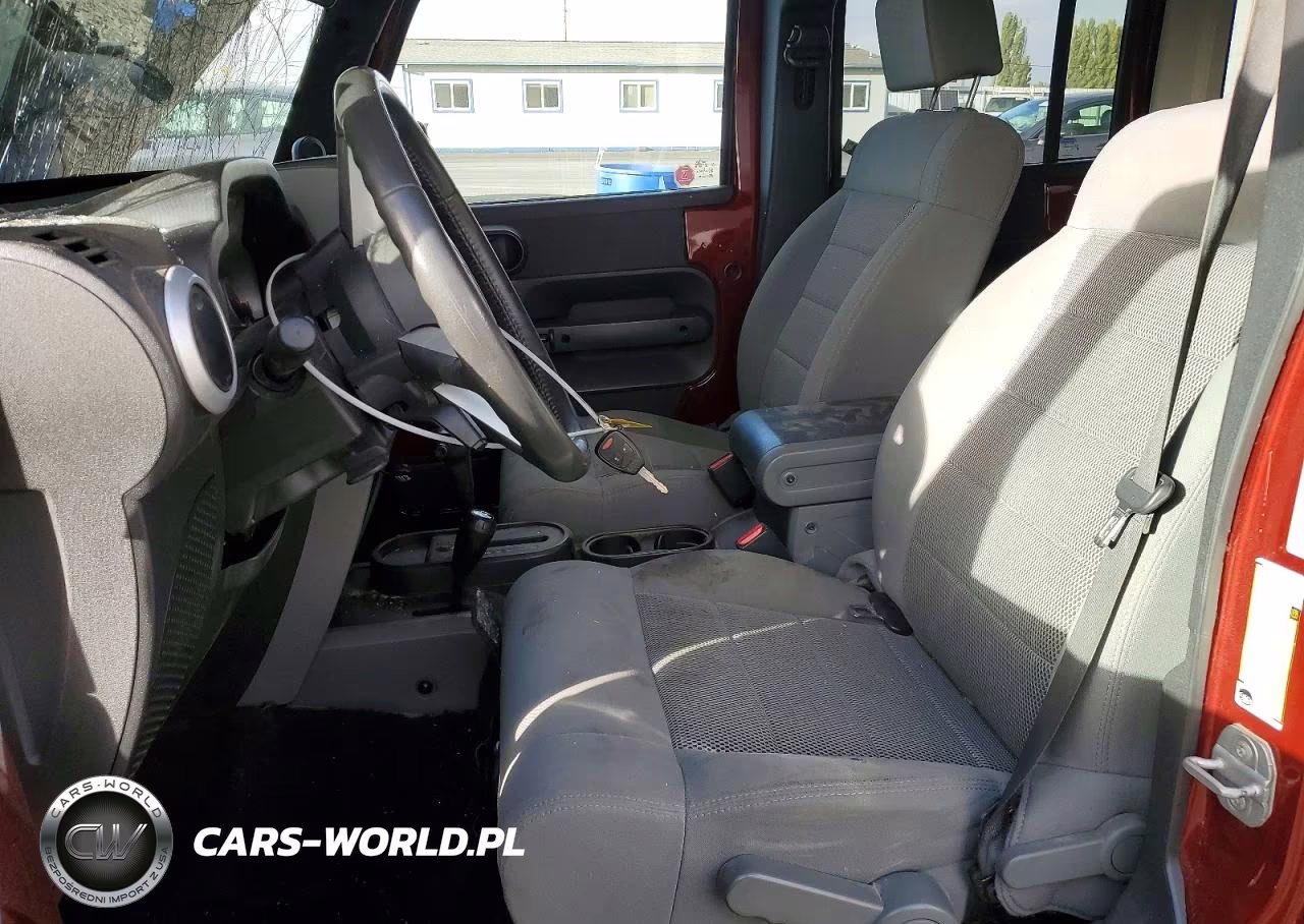 2009 Jeep Wrangler Unlimited Sahara VIN:1J4GA59169L767054 - 7