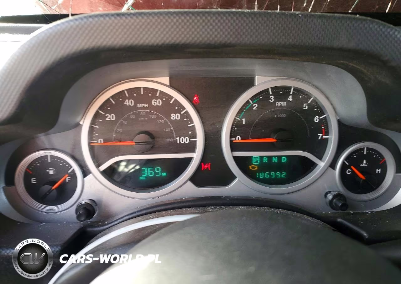 2009 Jeep Wrangler Unlimited Sahara VIN:1J4GA59169L767054 - 9