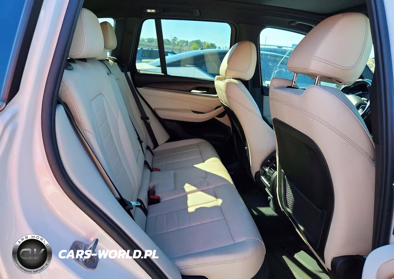2018 BMW X3 xDrive30I VIN:5UXTR9C5XJLC68697 - 10
