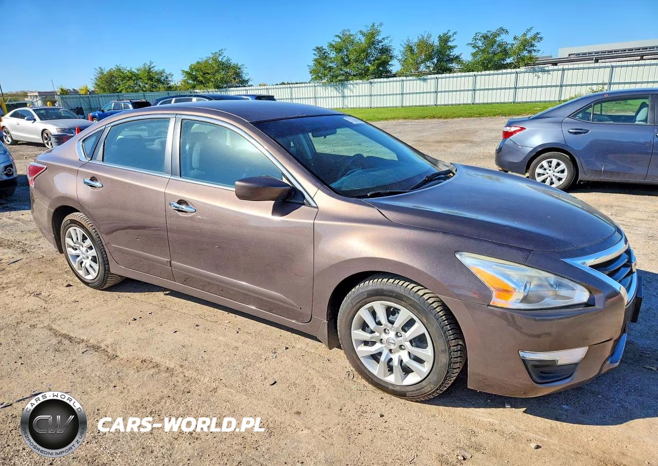2014 Nissan Altima 2.5 S VIN:1N4AL3AP2EC120418 - 4
