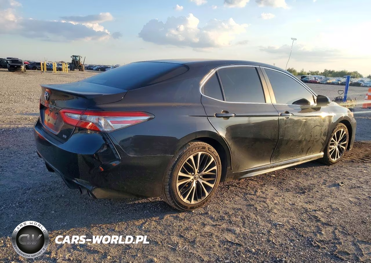 2018 Toyota Camry Se VIN:4T1B11HK0JU567736 - 3