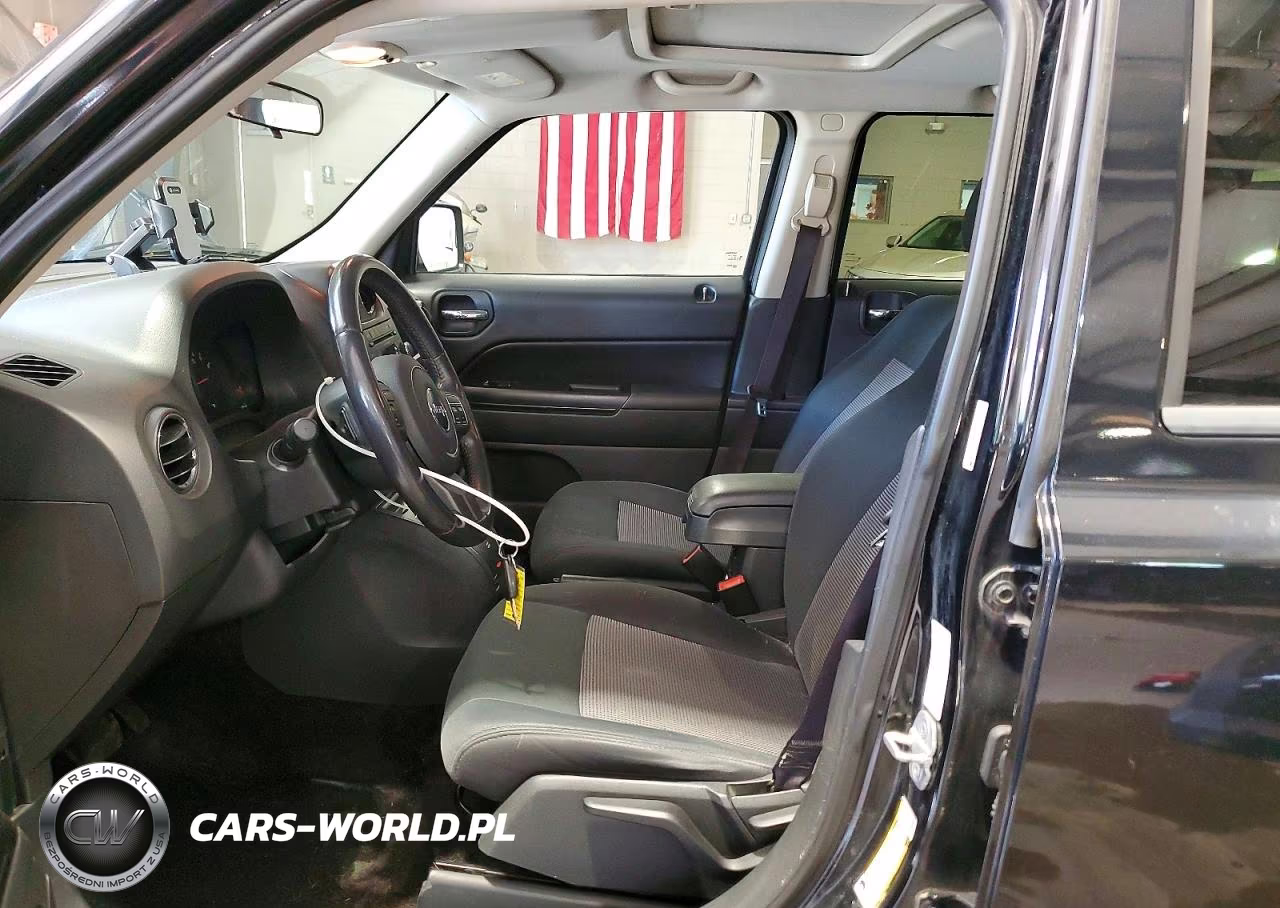 2012 Jeep Patriot Latitude VIN:1C4NJRFB9CD658333 - 7