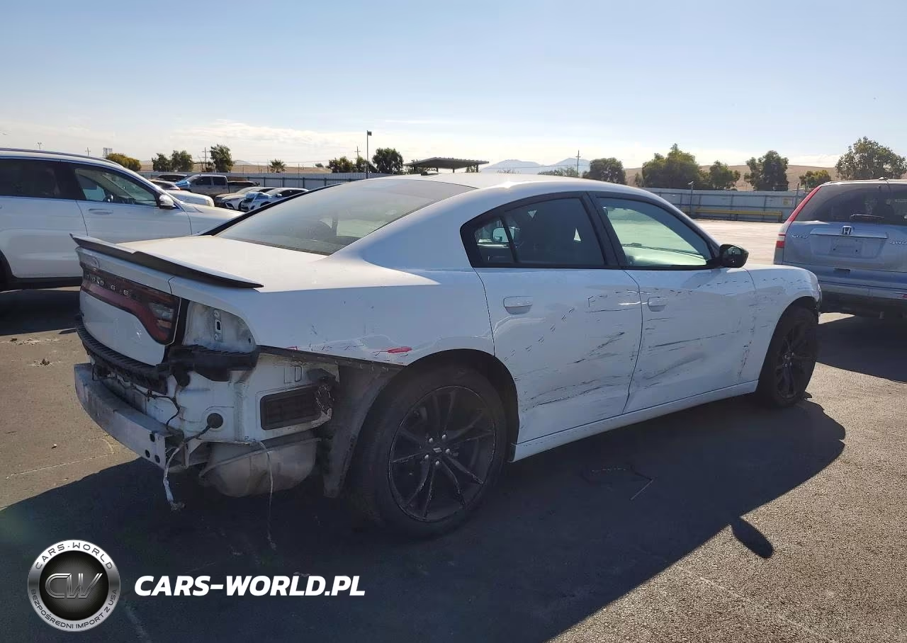 2018 Dodge Charger Sxt VIN:2C3CDXBG2JH119139 - 3