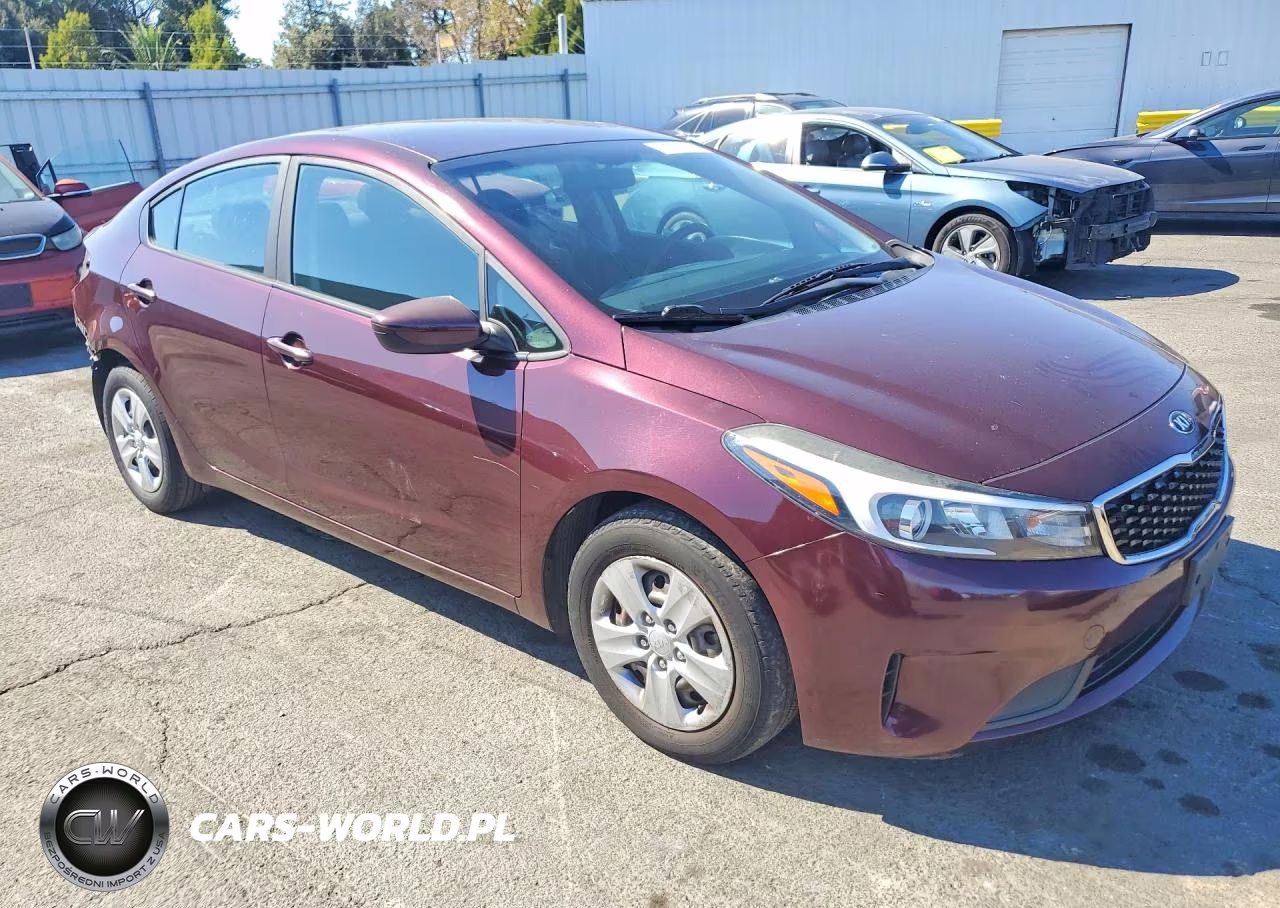 2018 Kia Forte Lx VIN:3KPFK4A7XJE254931 - 4