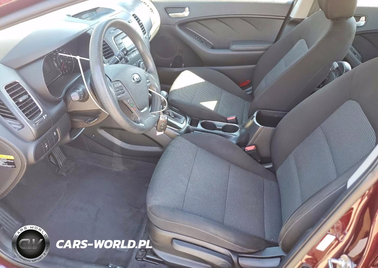 2018 Kia Forte Lx VIN:3KPFK4A7XJE254931 - 7