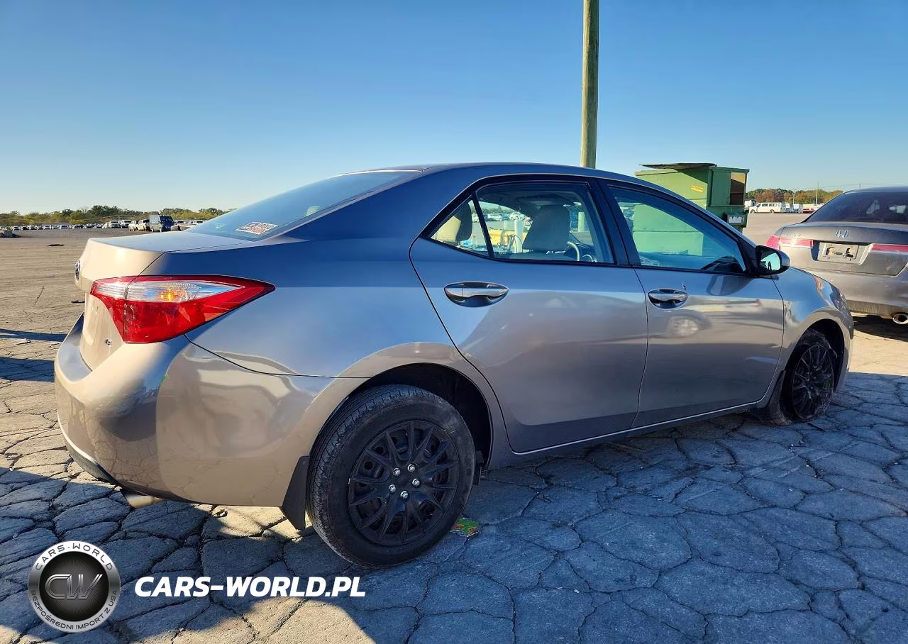 2016 Toyota Corolla Le VIN:2T1BURHE4GC648538 - 3