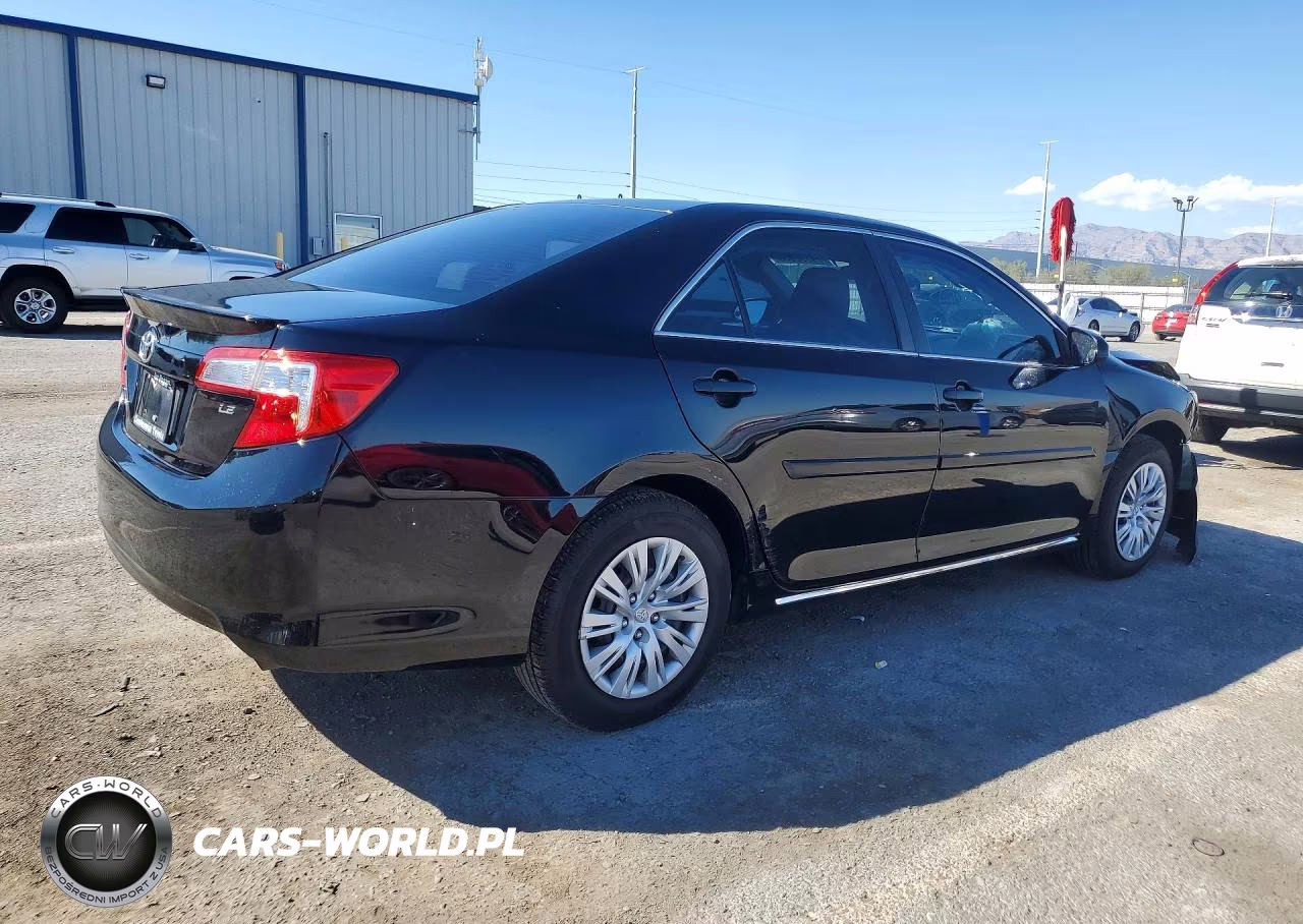 2014 Toyota Camry Le VIN:4T4BF1FK6ER439503 - 3