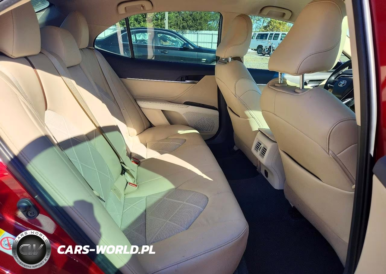 2018 Toyota Camry Xle VIN:4T1B11HK7JU626507 - 10