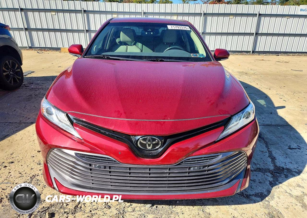 2018 Toyota Camry Xle VIN:4T1B11HK7JU626507 - 5