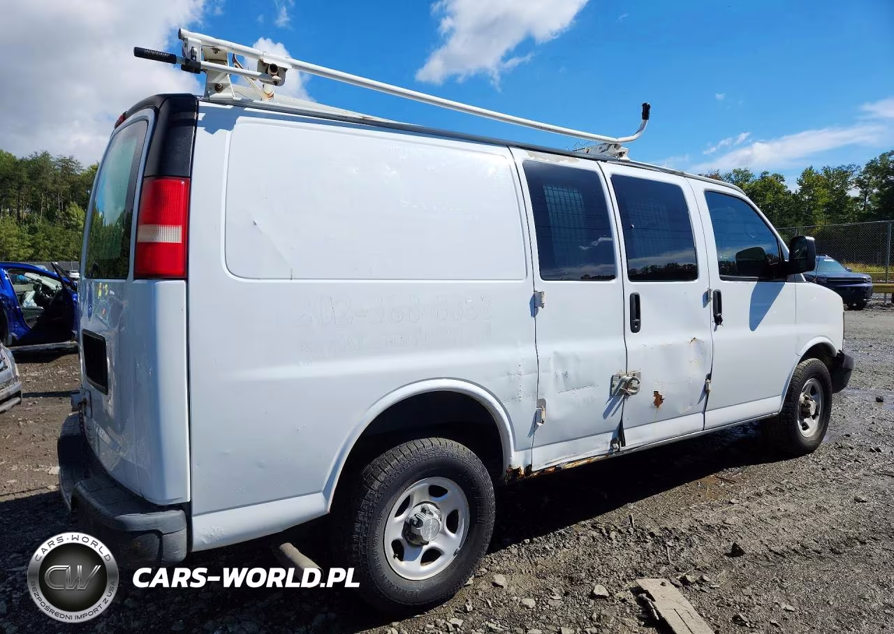 2008 Chevrolet Express G1500 VIN:1GCFG15X581227207 - 3
