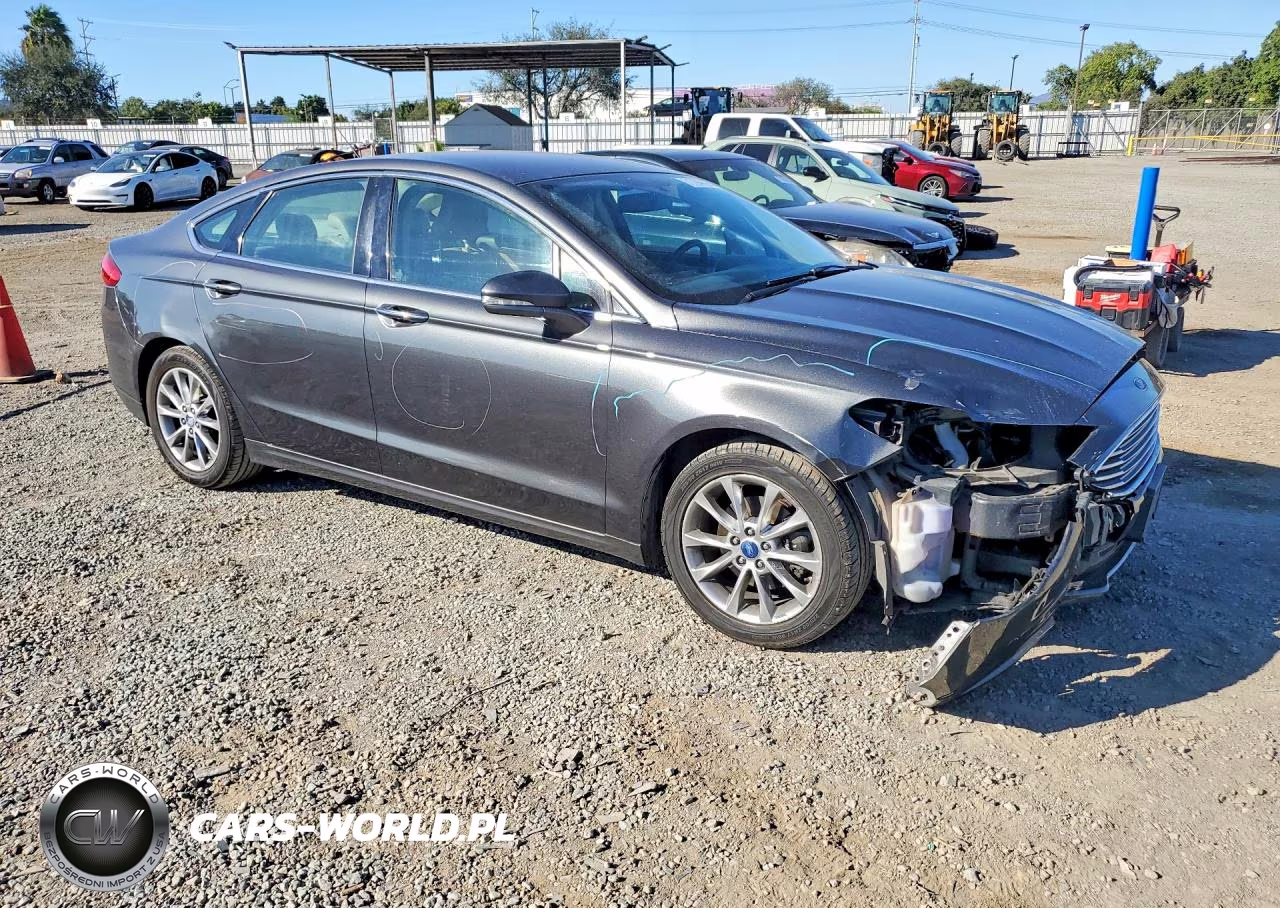 2017 Ford Fusion Se VIN:3FA6P0HD9HR204438 - 4