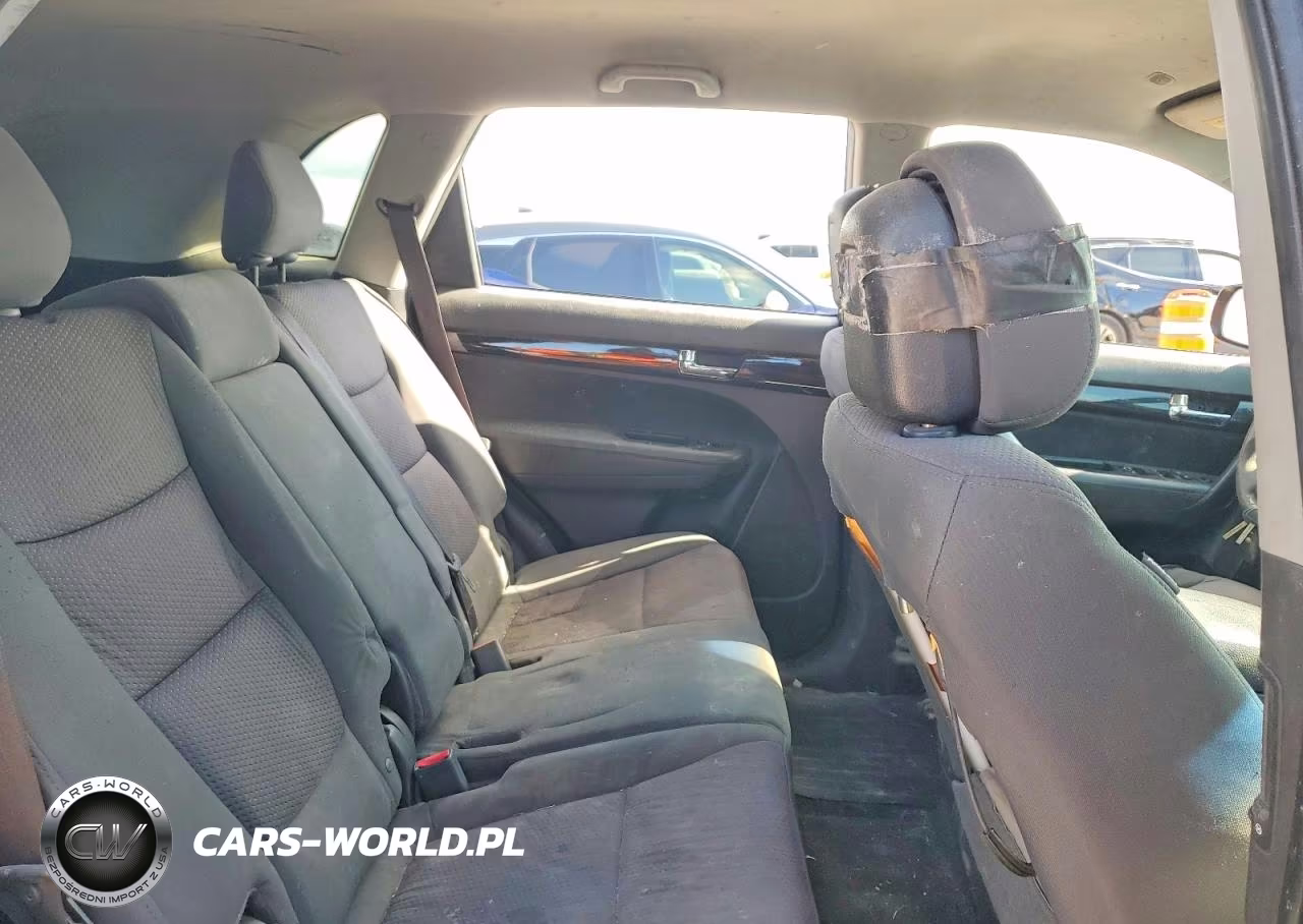 2011 Kia Sorento Lx VIN:5XYKT3A13BG181682 - 10