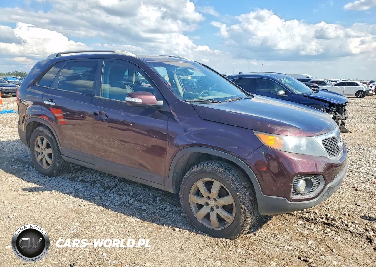 2011 Kia Sorento Lx VIN:5XYKT3A13BG181682 - 4