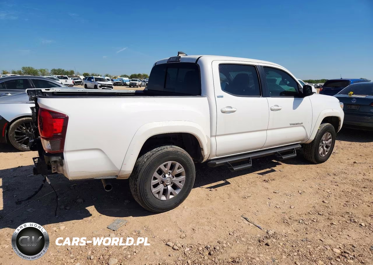 2018 Toyota Tacoma Sr5 V6 VIN:3TMAZ5CN8JM068723 - 3