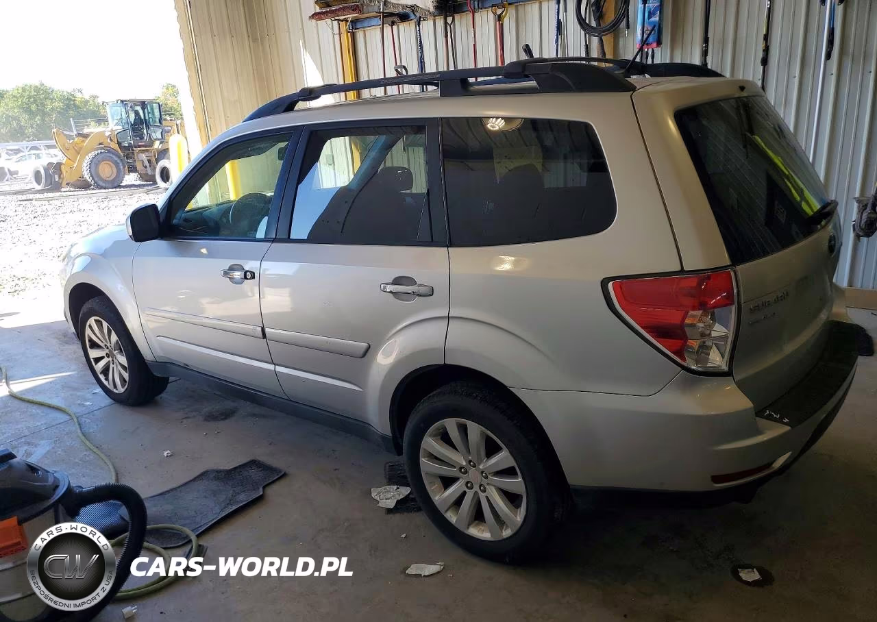 2011 Subaru Forester 2.5X Premium VIN:JF2SHBDC3BH735952 - 2
