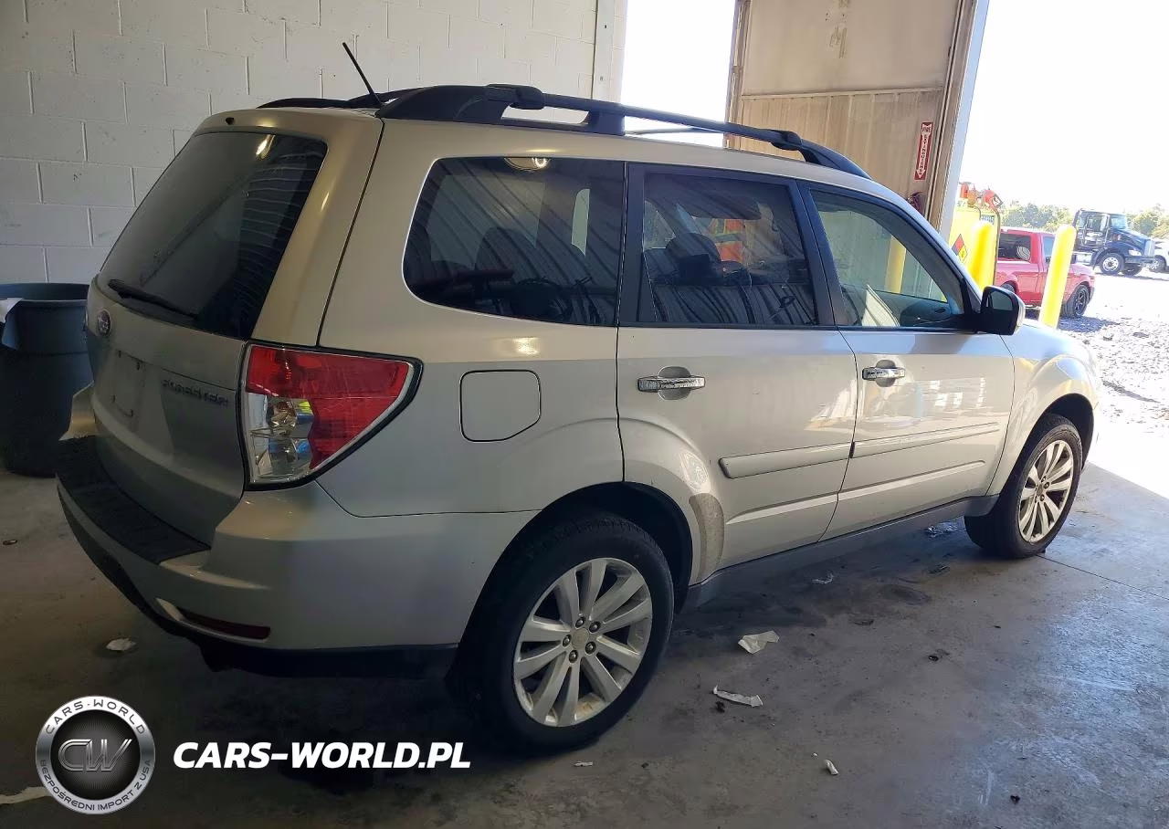 2011 Subaru Forester 2.5X Premium VIN:JF2SHBDC3BH735952 - 3
