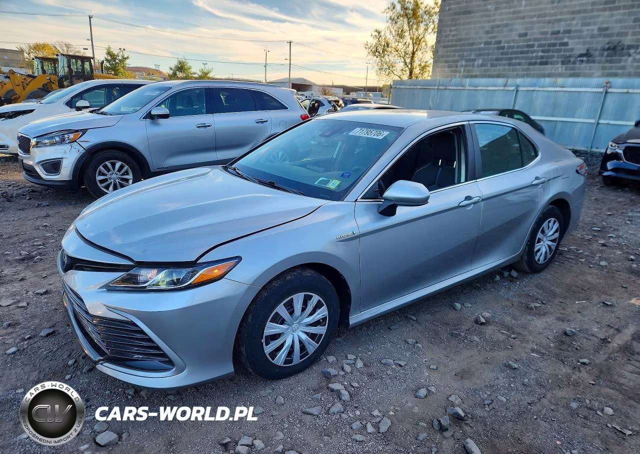 2021 Toyota Camry Le – zdjęcie 1 z 12