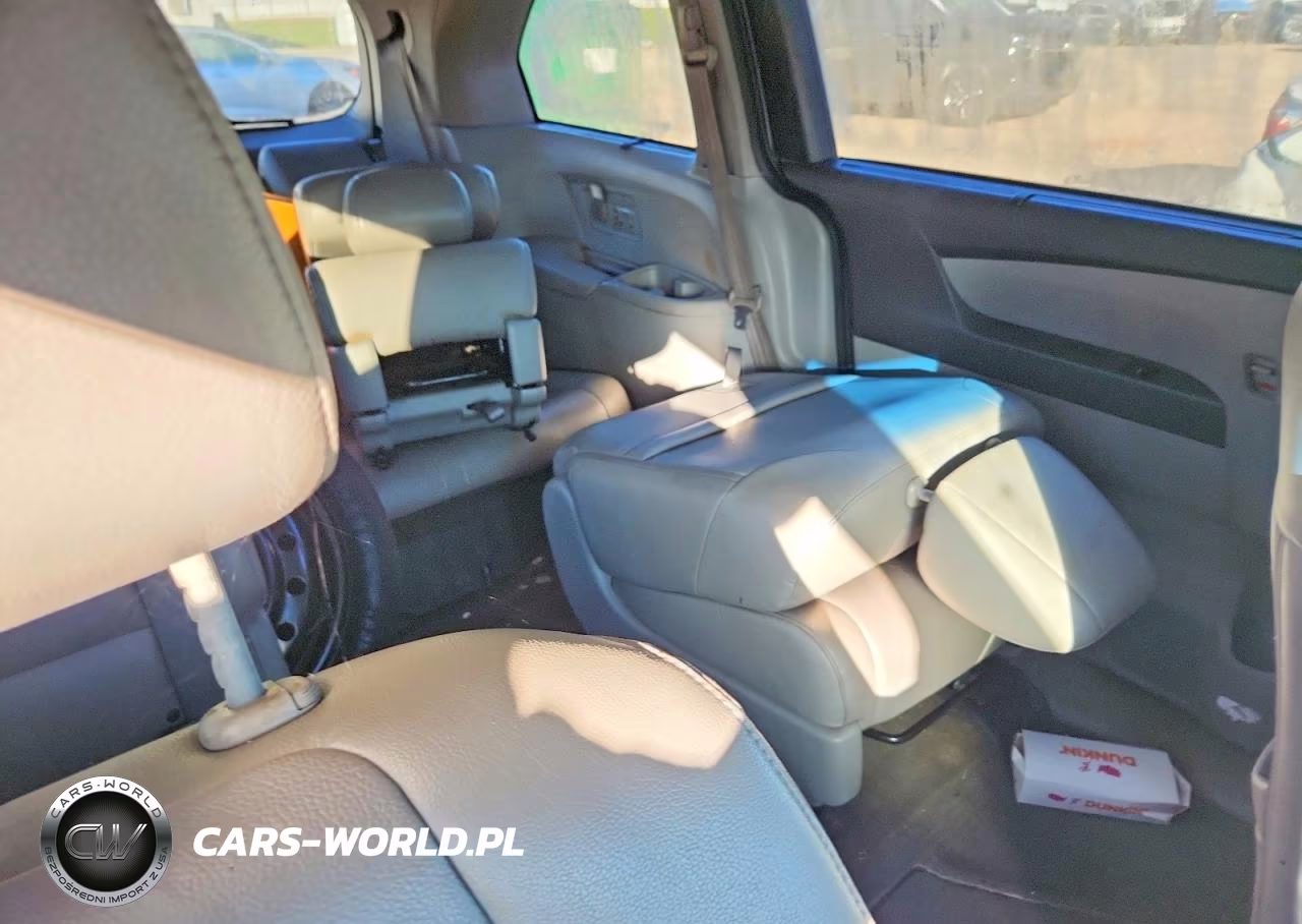 2012 Honda Odyssey Touring VIN:5FNRL5H93CB020506 - 11