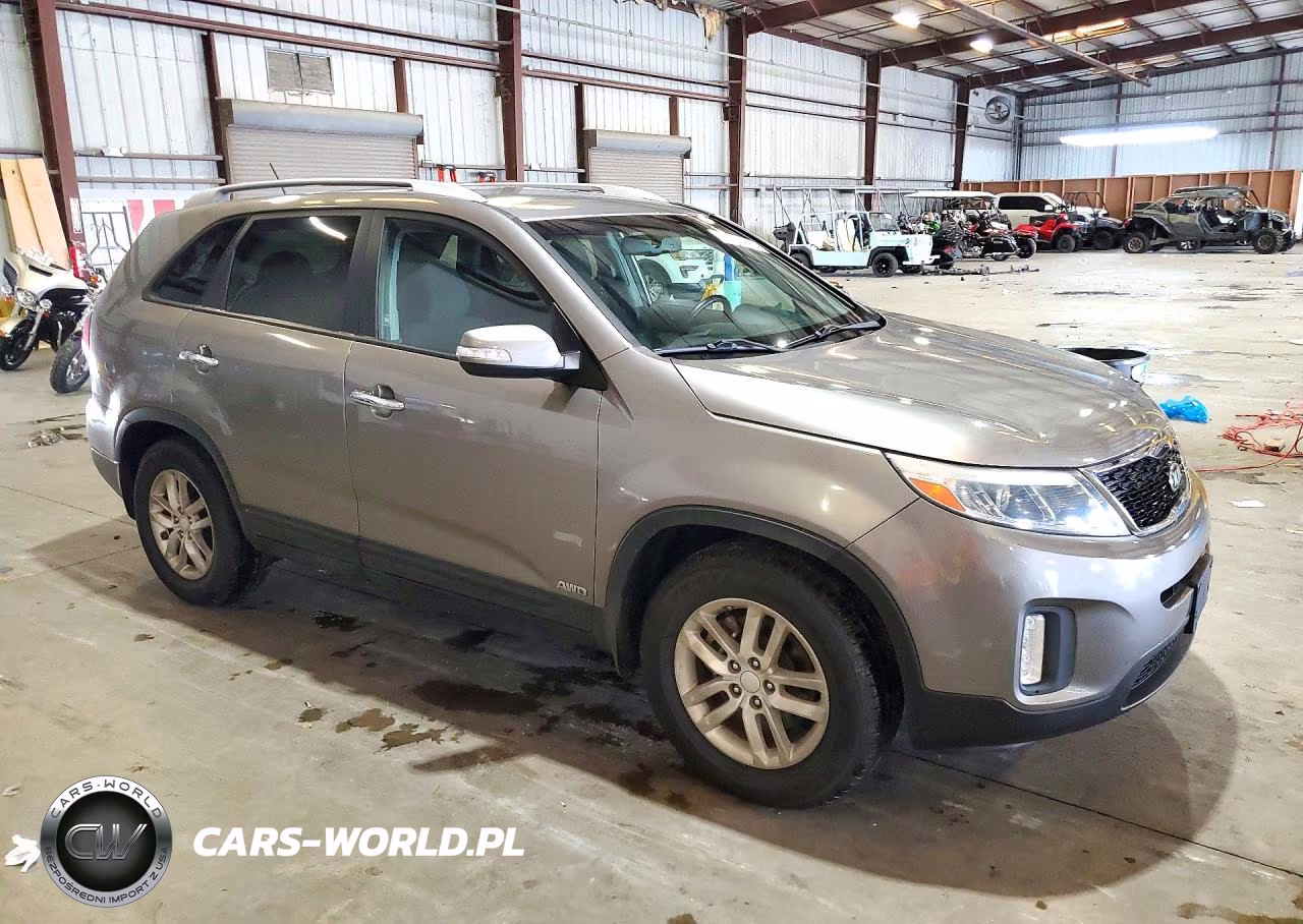 2014 Kia Sorento Lx VIN:5XYKTCA60EG506224 - 4