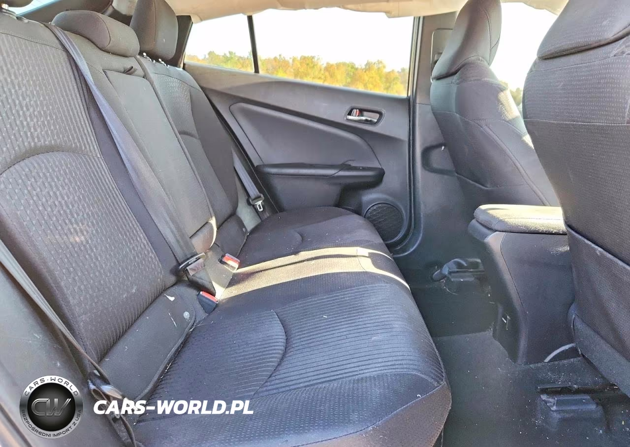 2017 Toyota Prius Three VIN:JTDKARFUXH3036339 - 10