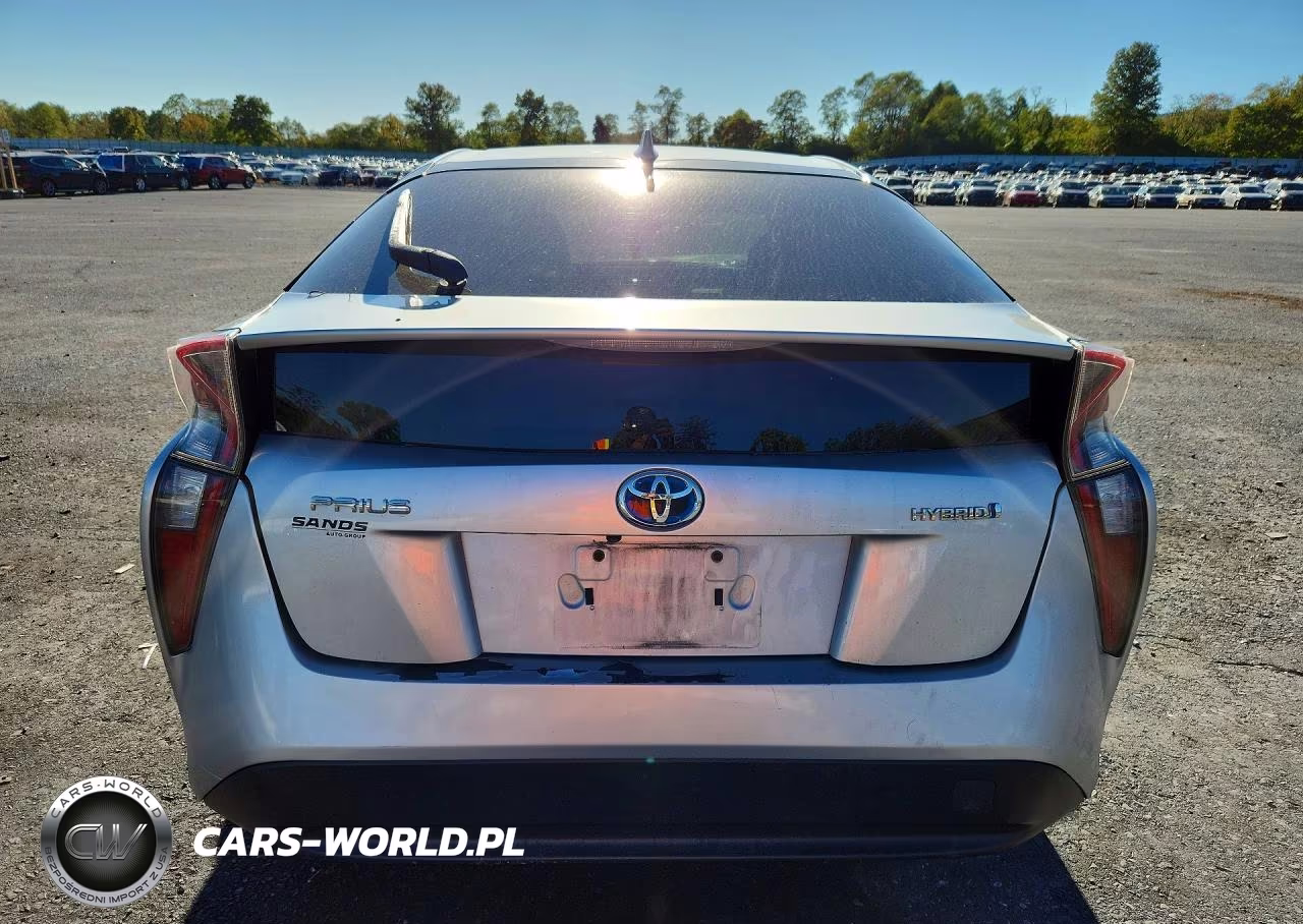 2017 Toyota Prius Three VIN:JTDKARFUXH3036339 - 6