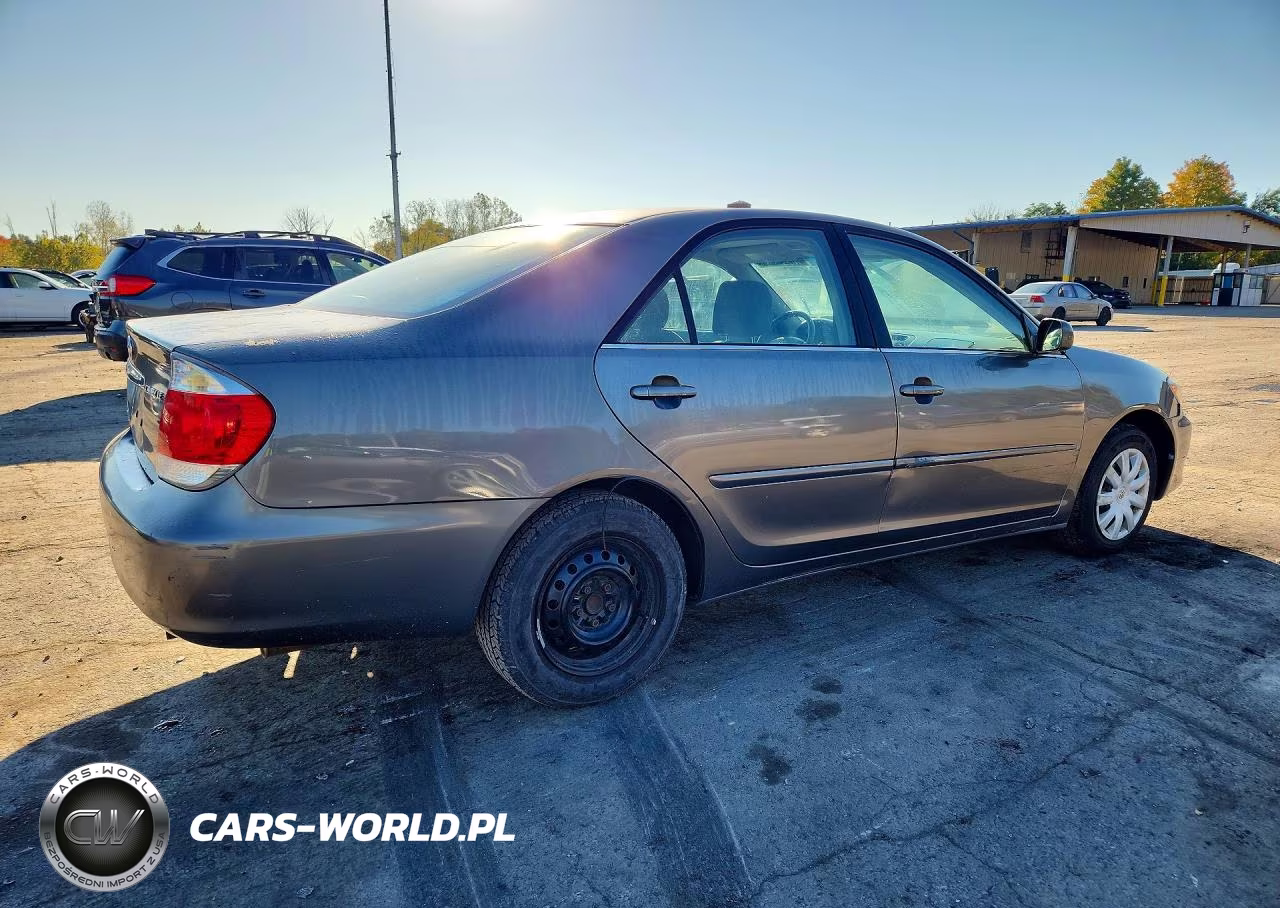 2005 Toyota Camry VIN:4T1BE32K45U524502 - 3