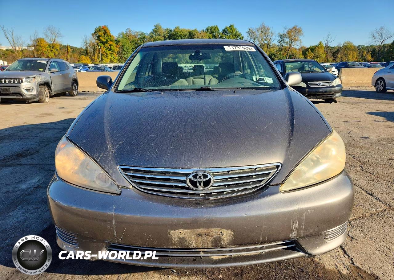 2005 Toyota Camry VIN:4T1BE32K45U524502 - 5