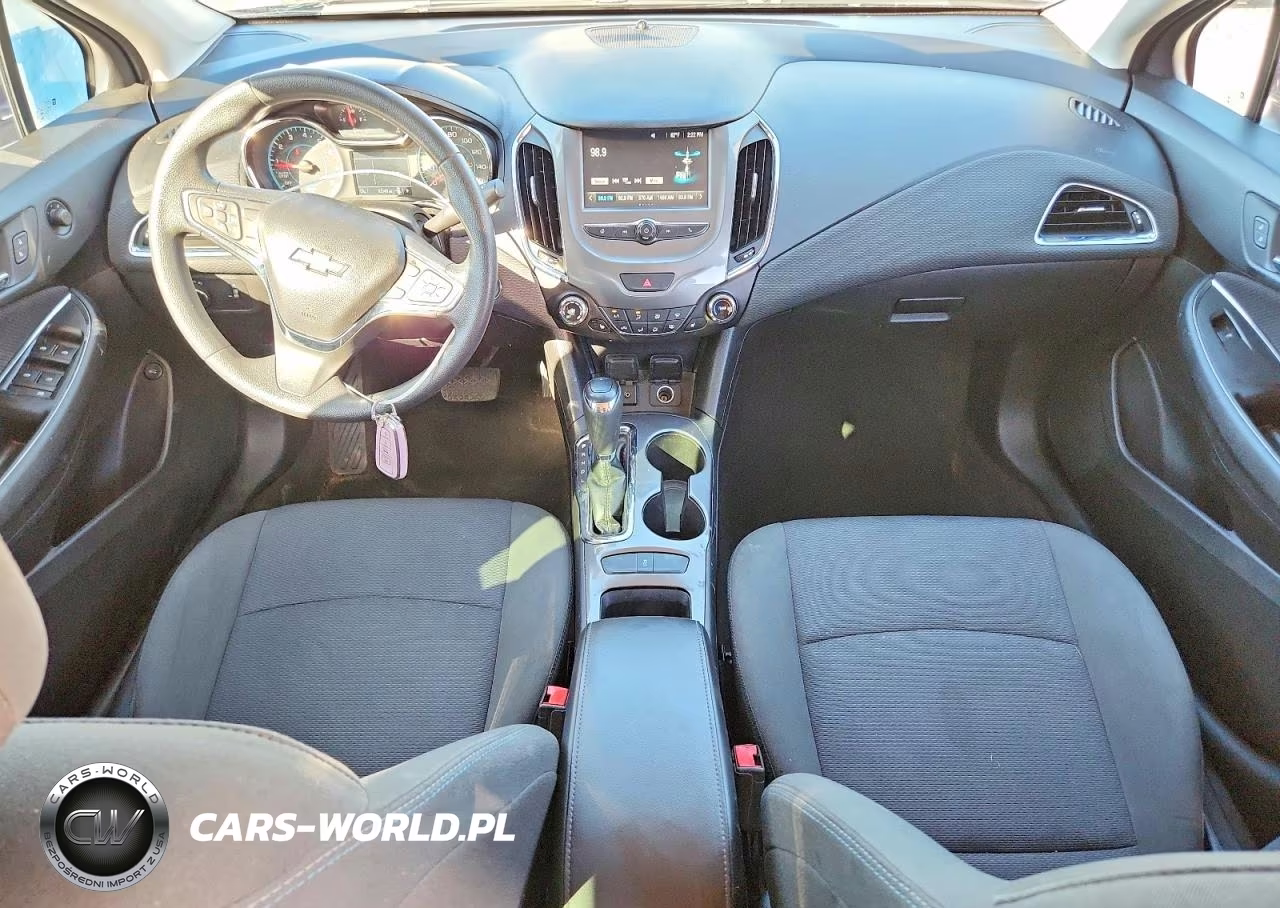 2018 Chevrolet Cruze Lt VIN:1G1BE5SM4J7150332 - 8