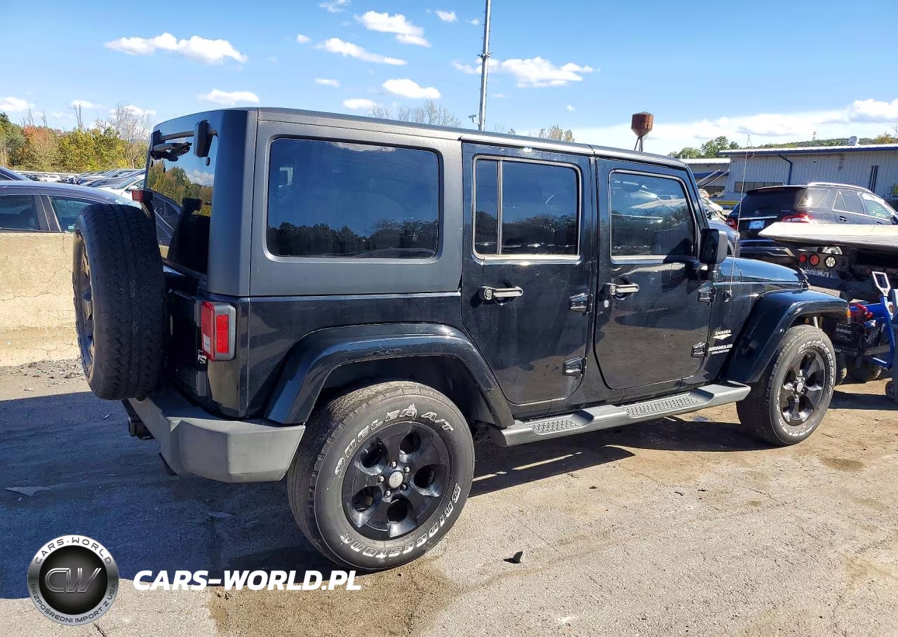 2013 Jeep Wrangler Unlimited Sahara VIN:1C4BJWEG1DL655495 - 3