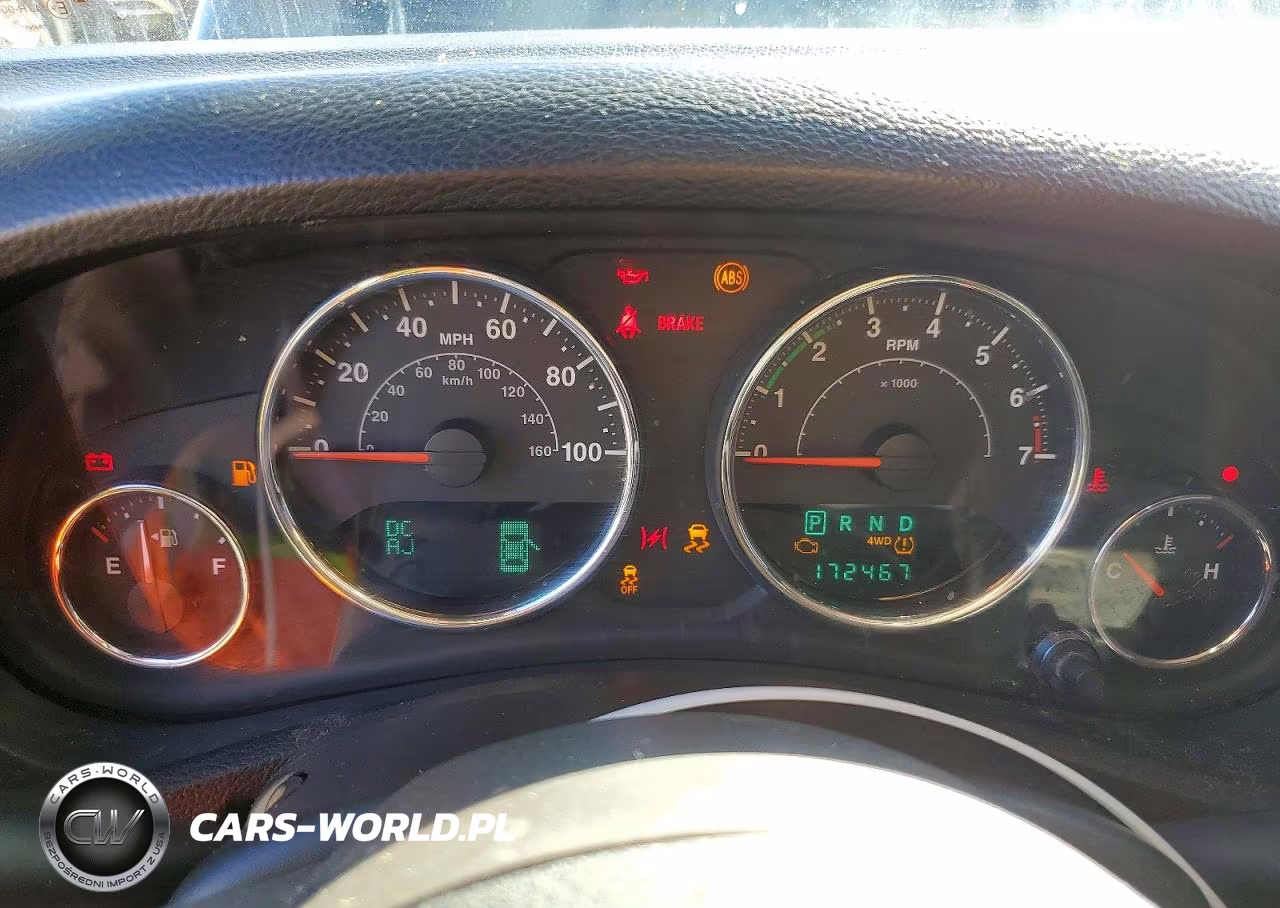 2013 Jeep Wrangler Unlimited Sahara VIN:1C4BJWEG1DL655495 - 9