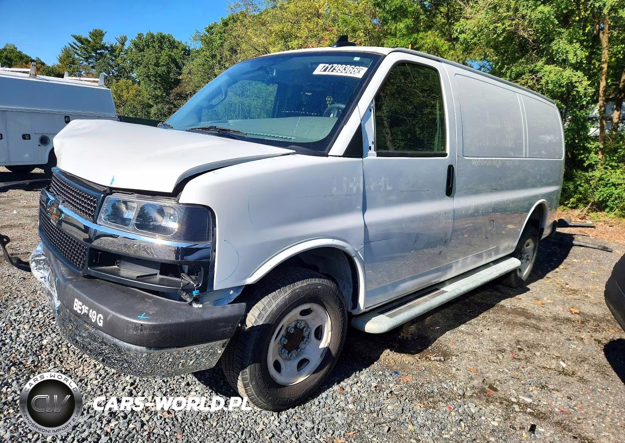 2025 Chevrolet Express G2500 VIN:1GCWGAFP4S1196067 - 1