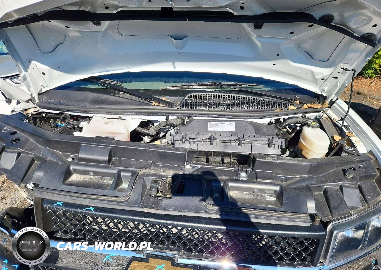 2025 Chevrolet Express G2500 VIN:1GCWGAFP4S1196067 - 12
