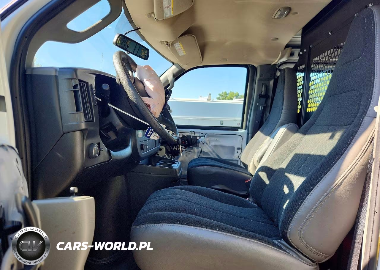 2025 Chevrolet Express G2500 VIN:1GCWGAFP4S1196067 - 7