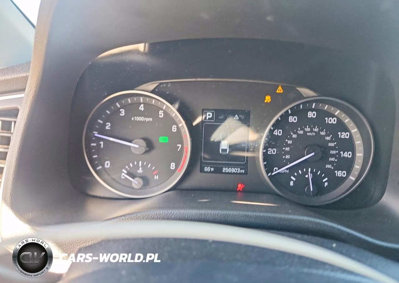 2018 Hyundai Elantra Sel VIN:5NPD84LF8JH335044 - 9