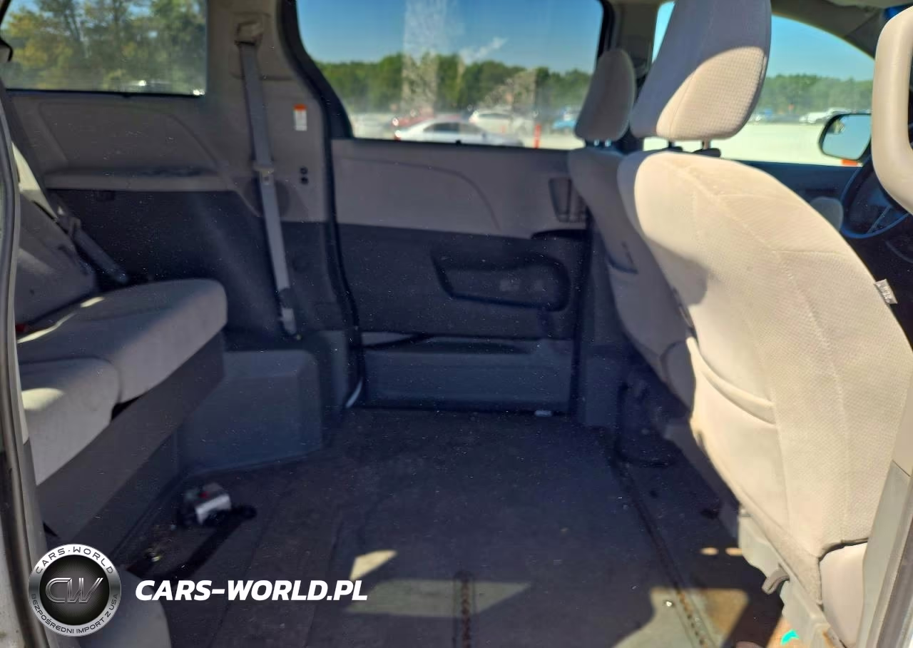 2017 Toyota Sienna Le VIN:5TDKZ3DC6HS823397 - 11