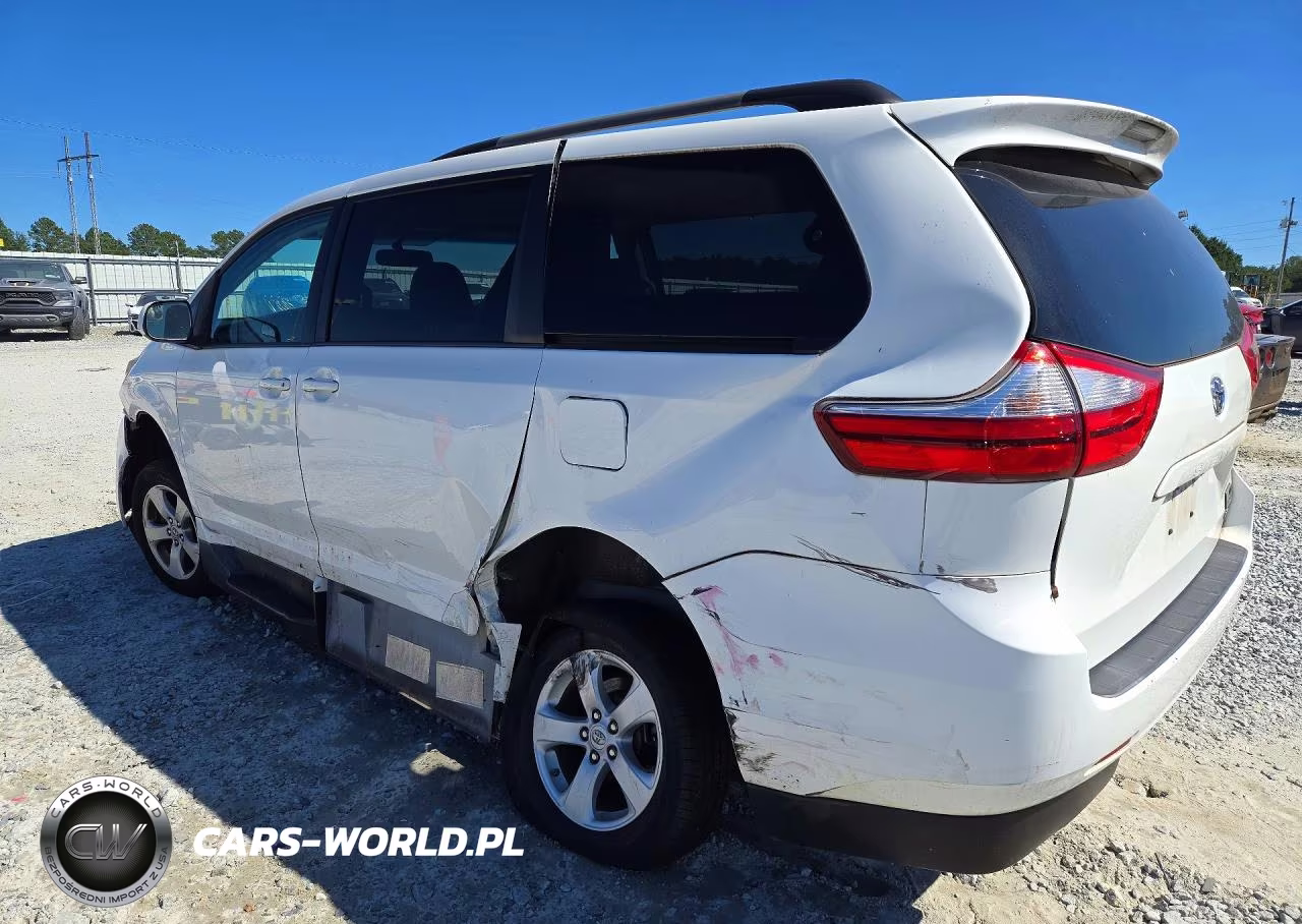 2017 Toyota Sienna Le VIN:5TDKZ3DC6HS823397 - 2