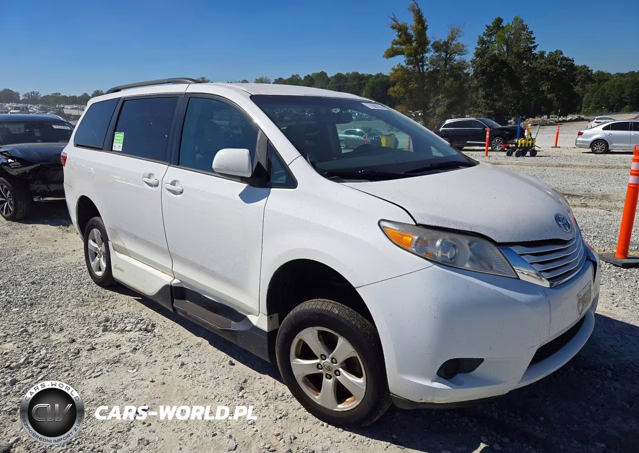 2017 Toyota Sienna Le VIN:5TDKZ3DC6HS823397 - 4