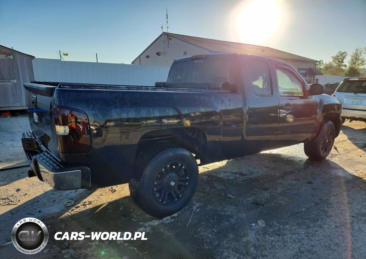 2010 Chevrolet Silverado K1500 Ls VIN:1GCSKREA0AZ135310 - 3