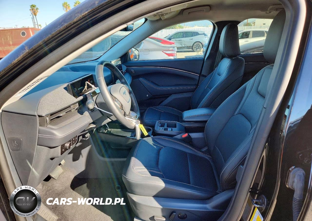2025 Ford Mustang Mach-E Premium VIN:3FMTK3R71SMA25414 - 7