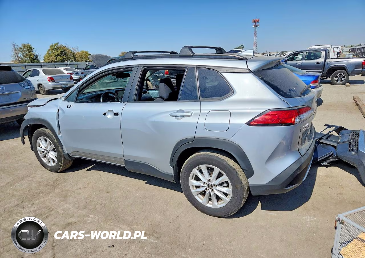 2024 Toyota Corolla Cross Le VIN:7MUCAAAG2RV080736 - 2