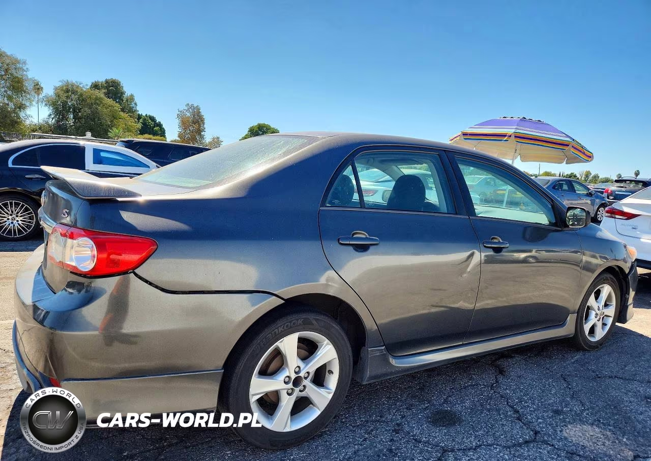 2013 Toyota Corolla S VIN:2T1BU4EE2DC931930 - 3