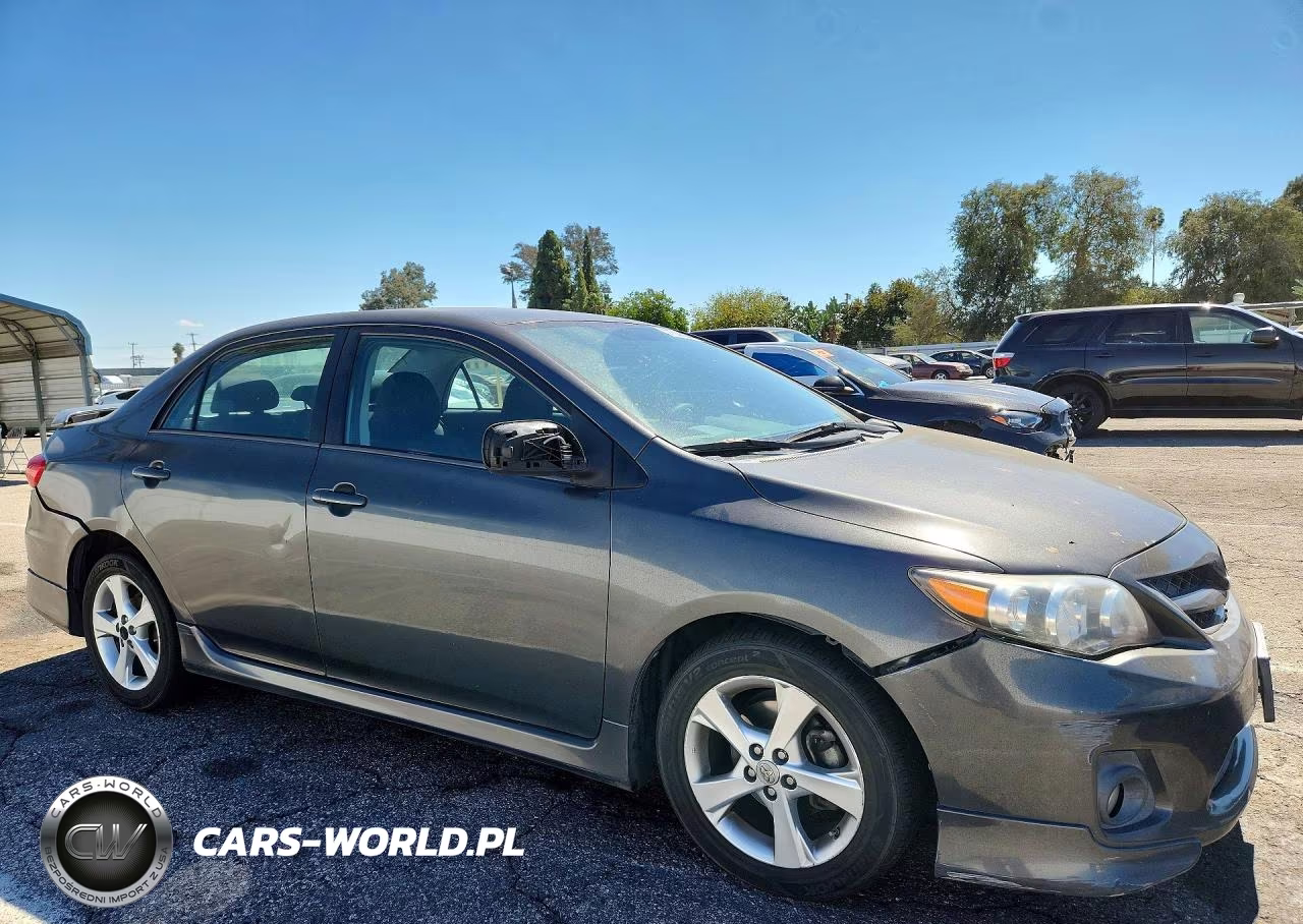 2013 Toyota Corolla S VIN:2T1BU4EE2DC931930 - 4