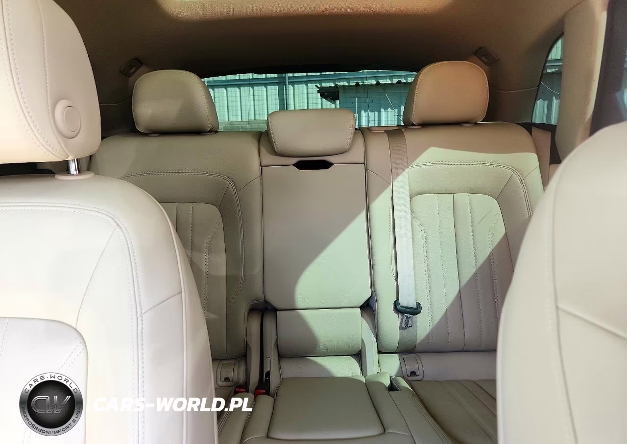 2020 Audi Q5 Premium Plus VIN:WA1BNAFYXL2069004 - 10