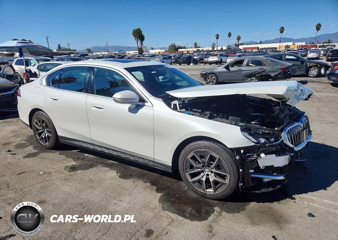 2026 BMW 530 Xi VIN:WBA53FJ09TCV04402 - 4